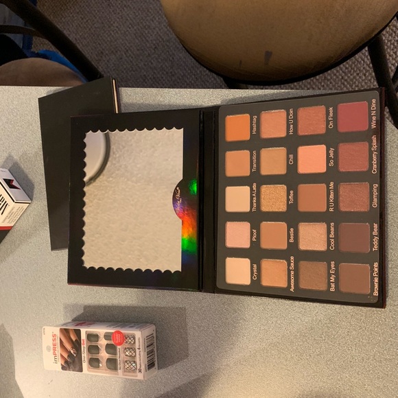 Violet Voss Pro eyeshadow palette - Picture 2 of 5